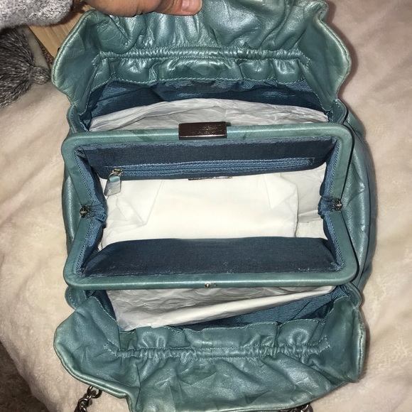 Buttery soft Leather Handbag - Picture 5 of 8